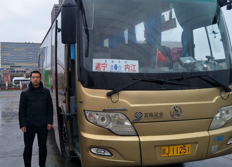 心系安全，百万公里驾驶不言累     情系运输 ，二十余载贡献不言悔