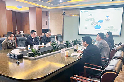 四川港投云港科技有限公司董事长、总经理叶昕到海搏论坛运业调查互换